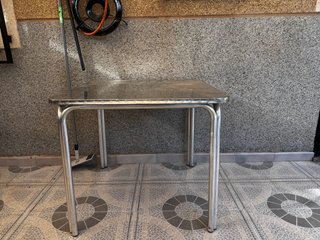 2 Tavoli in alluminio, ciascuno 30€