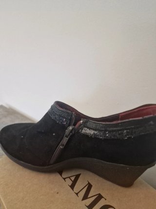 Botines negros con cuña