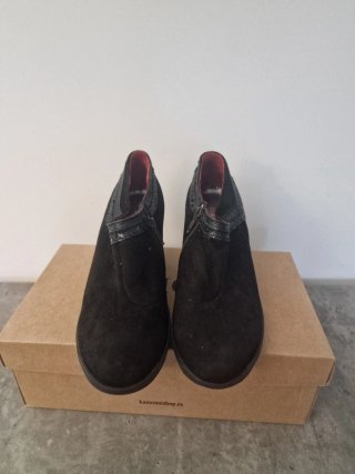 Botines negros con cuña