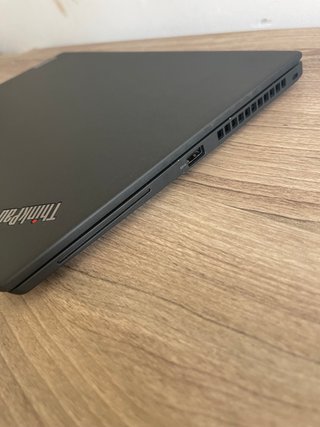 Lenovo ThinkPad T14s Gen 2 i7 16GB 256GB Win 11