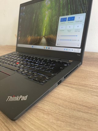 Lenovo ThinkPad T14s Gen 2 i7 16GB 256GB Win 11