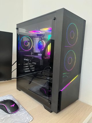 PC Gaming RTX 5070 Ryzen 7 7800X3D 32GB DDR5