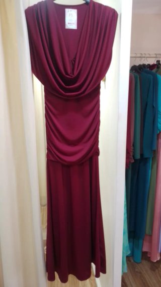 Vestido fiesta burdeos sin estrenar Talla única