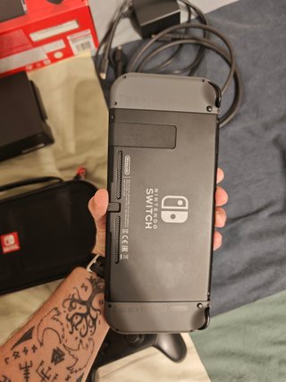 Nintendo Switch + Pro Controller + 15 Juegos