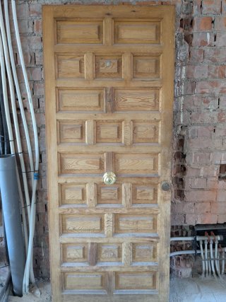 Puerta exterior de madera
