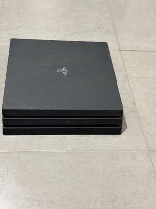 Consola PS4 Pro 1TB + FC 25 + 2 Mandos