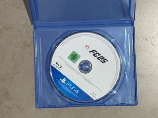 Consola PS4 Pro 1TB + FC 25 + 2 Mandos