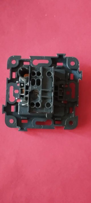 Pulsador Conmutador GeWis 34011