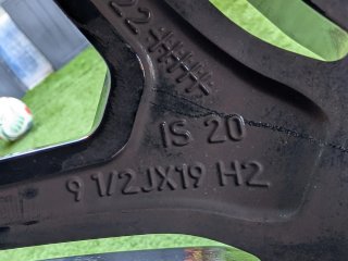 Llantas BMW M2 G87 930M con Neumáticos