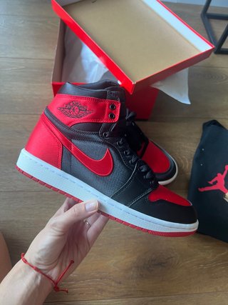 Zapatillas Air Jordan Retro High Negras Rojas