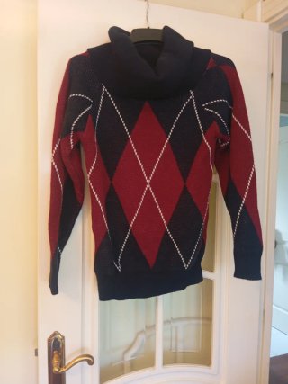 Jersey de Punto con Estampado de Rombos granates