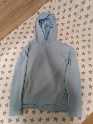 Sudadera con capucha y bolsillos zul