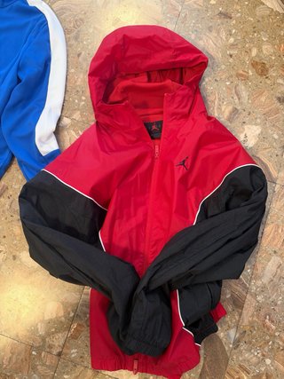 Chaqueta Jordan Roja y Negra