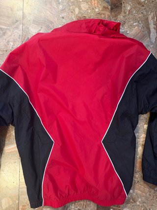 Chaqueta Jordan Roja y Negra