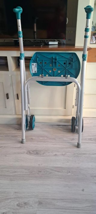 Andador Ortopédico con Ruedas