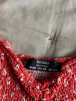 Top Bershka Rojo Estampado Talla XS