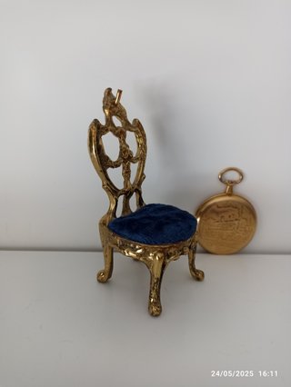 Silla Antigua en bronce porta Reloj de Bolsillo
