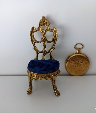 Silla Antigua en bronce porta Reloj de Bolsillo