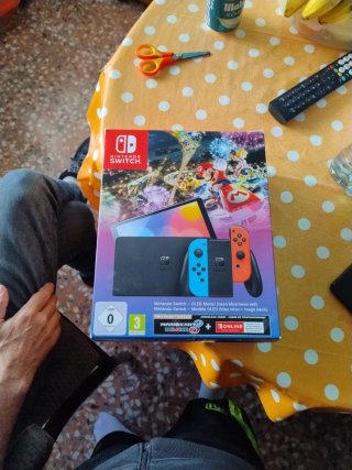 Nintendo Switch OLED Azul Neón/Rojo Neón
