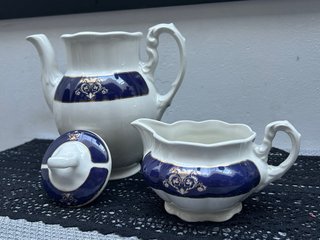 Cafetera y lechera La Cartuja de Sevilla antigua