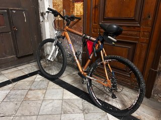 Bicicleta de montaña Giant naranja + accesorios