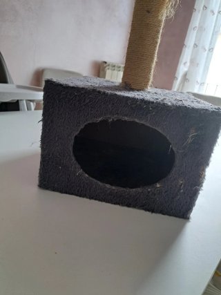 Tiragraffi Arcaplanet per Gatti con Casetta