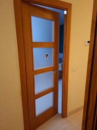 Puertas de madera con y sin cristal