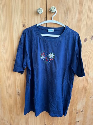 Camiseta Petressa Corazón Flores Bordado Talla Úni