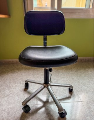 Silla de oficina con ruedas (vintage)