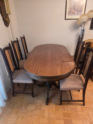 Mesa de Comedor Ovalada y 6 sillas rejilla ratán