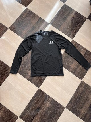 Camiseta Under Armour Negra