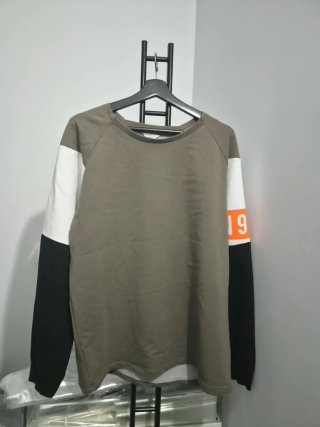 Sudadera Multicolor con Estampado