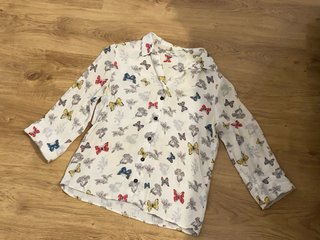 Camisa Estampada de Mariposas