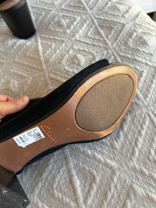 Botines Clarks Semiabiertos Negros