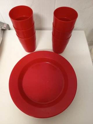 Set de 6 Platos y 6 Vasos Rojos de plastico