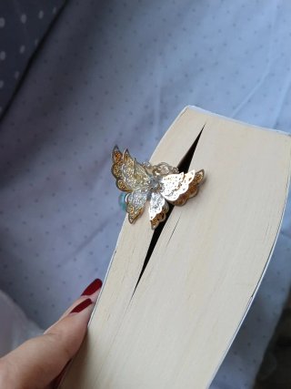 Marcapáginas con abalorios