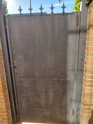 Puerta de Acceso Metálica