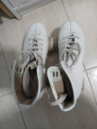 Patines de 4 Ruedas Blancos Talla 39