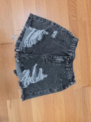Pantalón corto vaquero gris