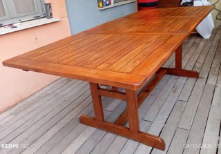 Tavolo estensibile in legno per esterni