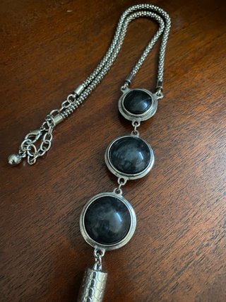 Collar Largo Vintage Plateado y Negro