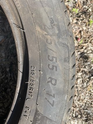 Neumático Michelin 215/55 R17