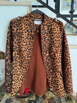 Chaqueta Leopardo con Parche Tigre y Flores