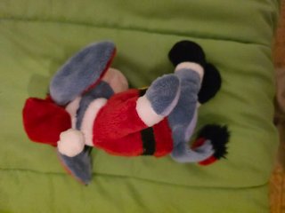 Peluche Ih-Oh vestito da Babbo Natale