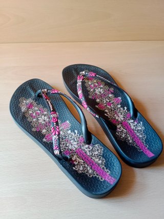 Chanclas Ipanema Talla 38 Flores Rosas