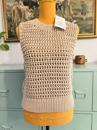 COS – Open-Knit Sleeveless Top – Beige Crochet