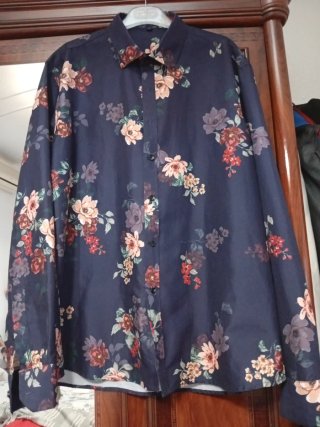 Camisa con Estampado de Flores