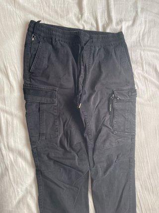 Pantalón Cargo Pull&Bear Negro Talla M