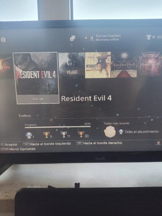 PlayStation 4 + Resident Evil Collection
