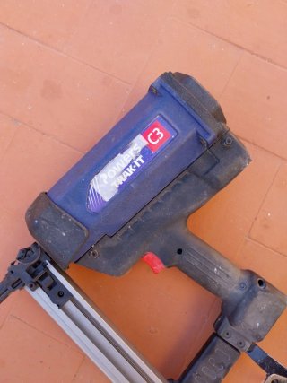 Pistola de Clavos Powers Trak-It C3